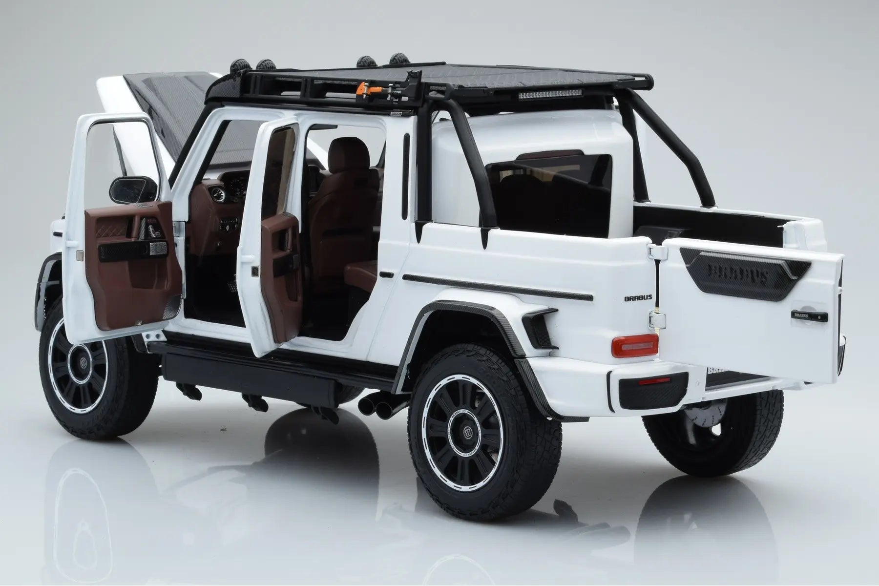 Almost Real 1:18 Mercedes Brabus G800 Adventure XLP Polar White