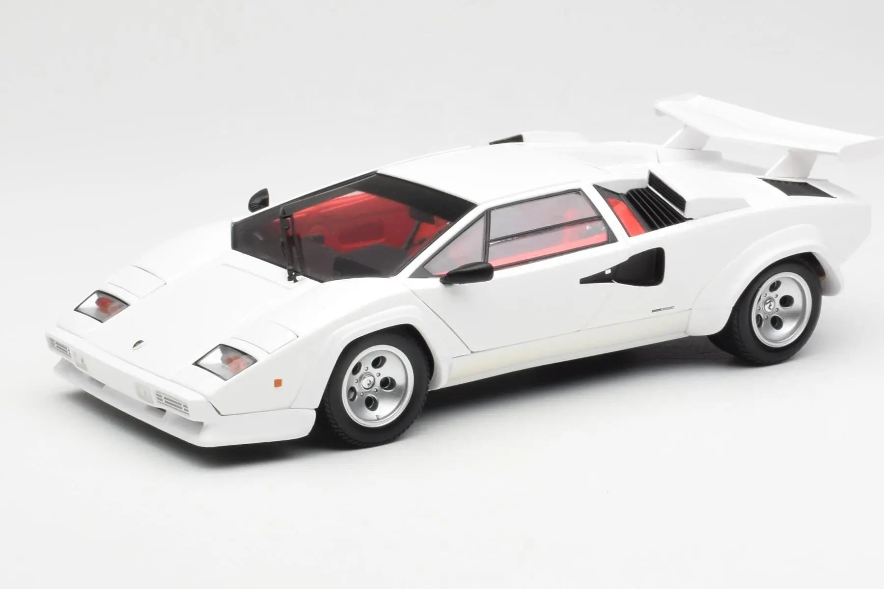 Kyosho 1:18 Lamborghini Countach LP500S White