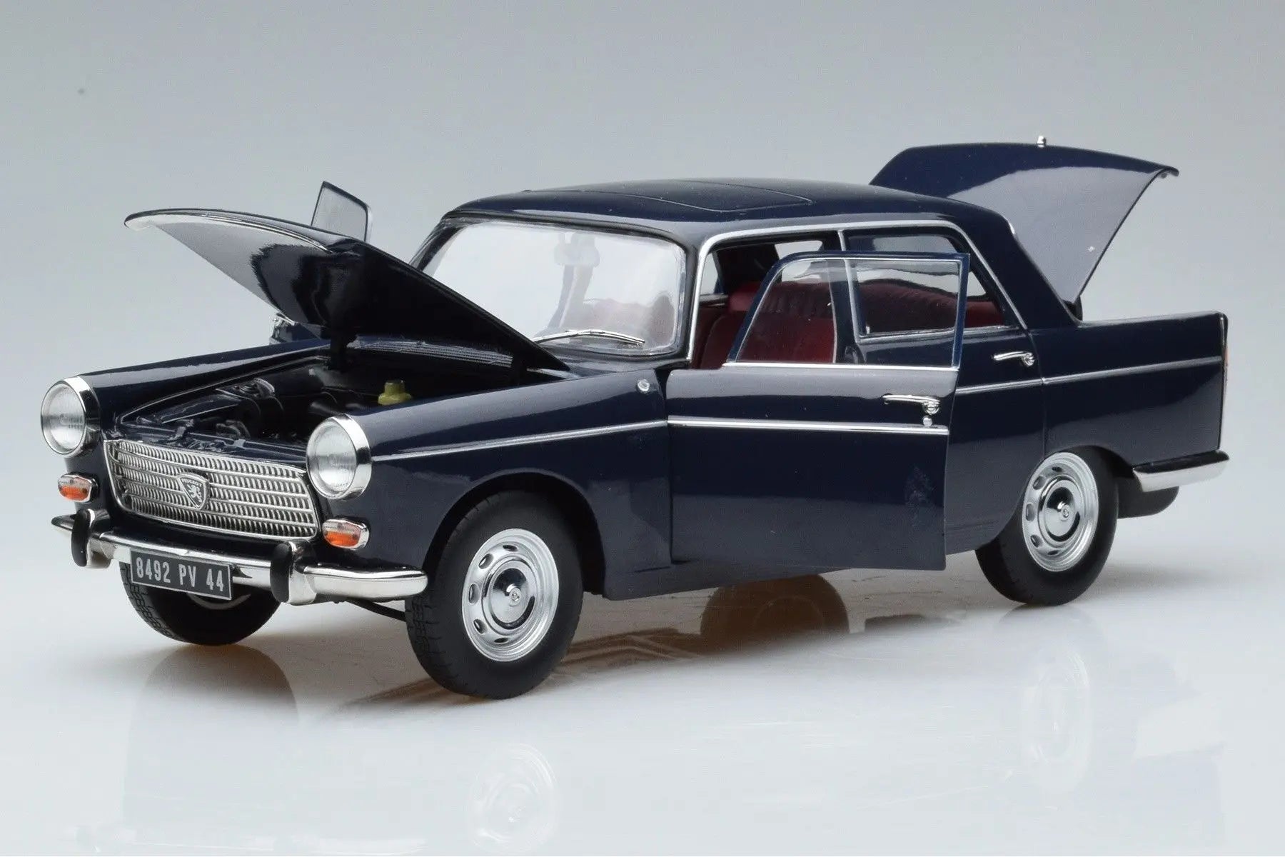 Norev 1:18 Peugeot 404 Blue