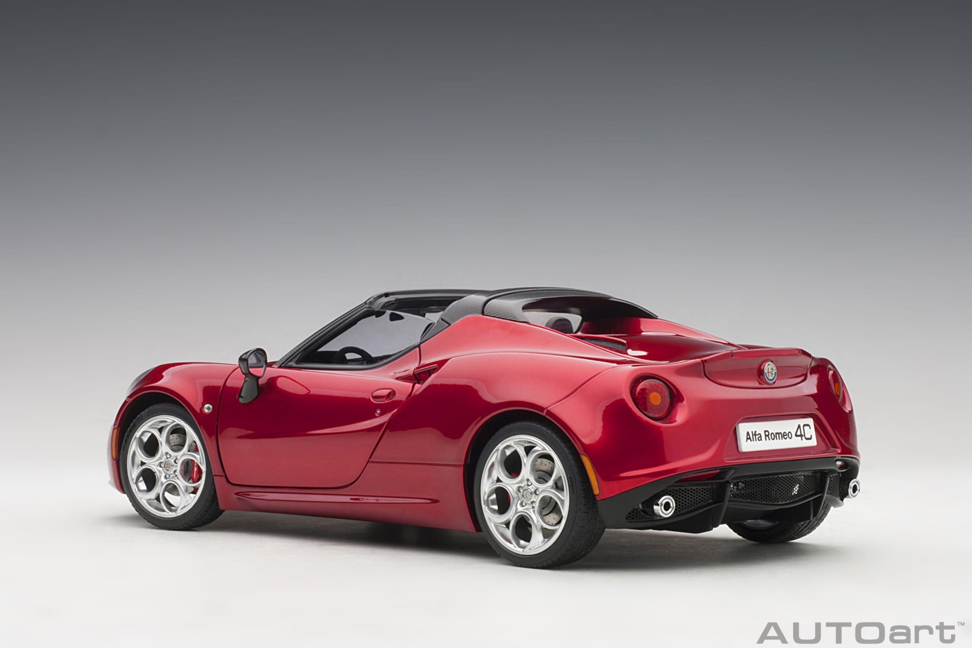 Autoart 1:18 Alfa Romeo 4C Spider (Competition Red)