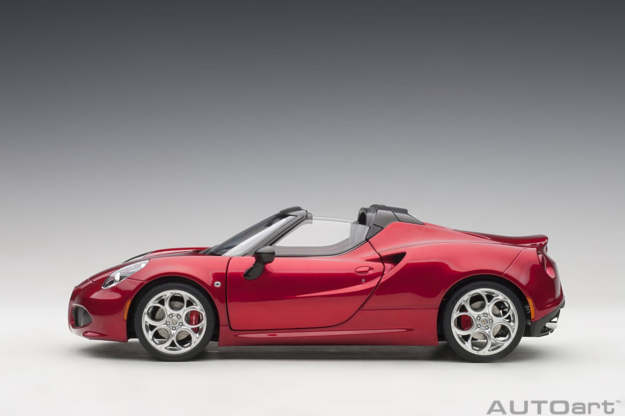 Autoart 1:18 Alfa Romeo 4C Spider (Competition Red)