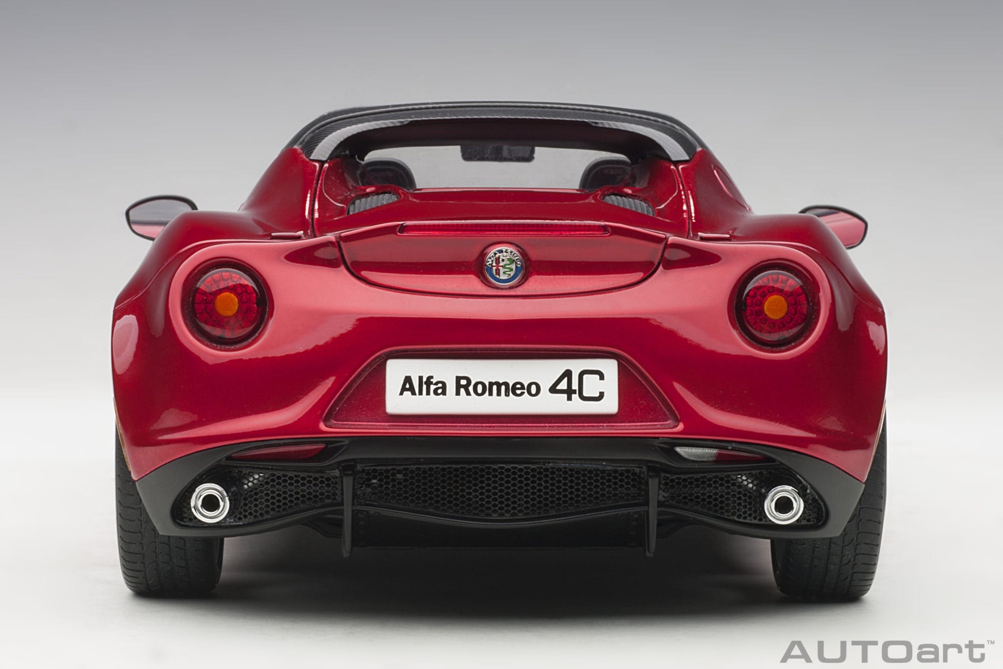 Autoart 1:18 Alfa Romeo 4C Spider (Competition Red)