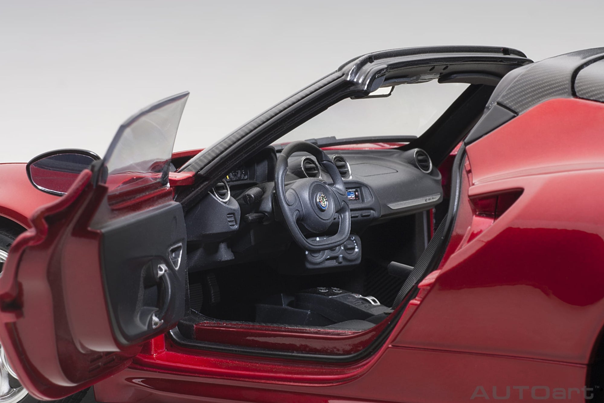 Autoart 1:18 Alfa Romeo 4C Spider (Competition Red)