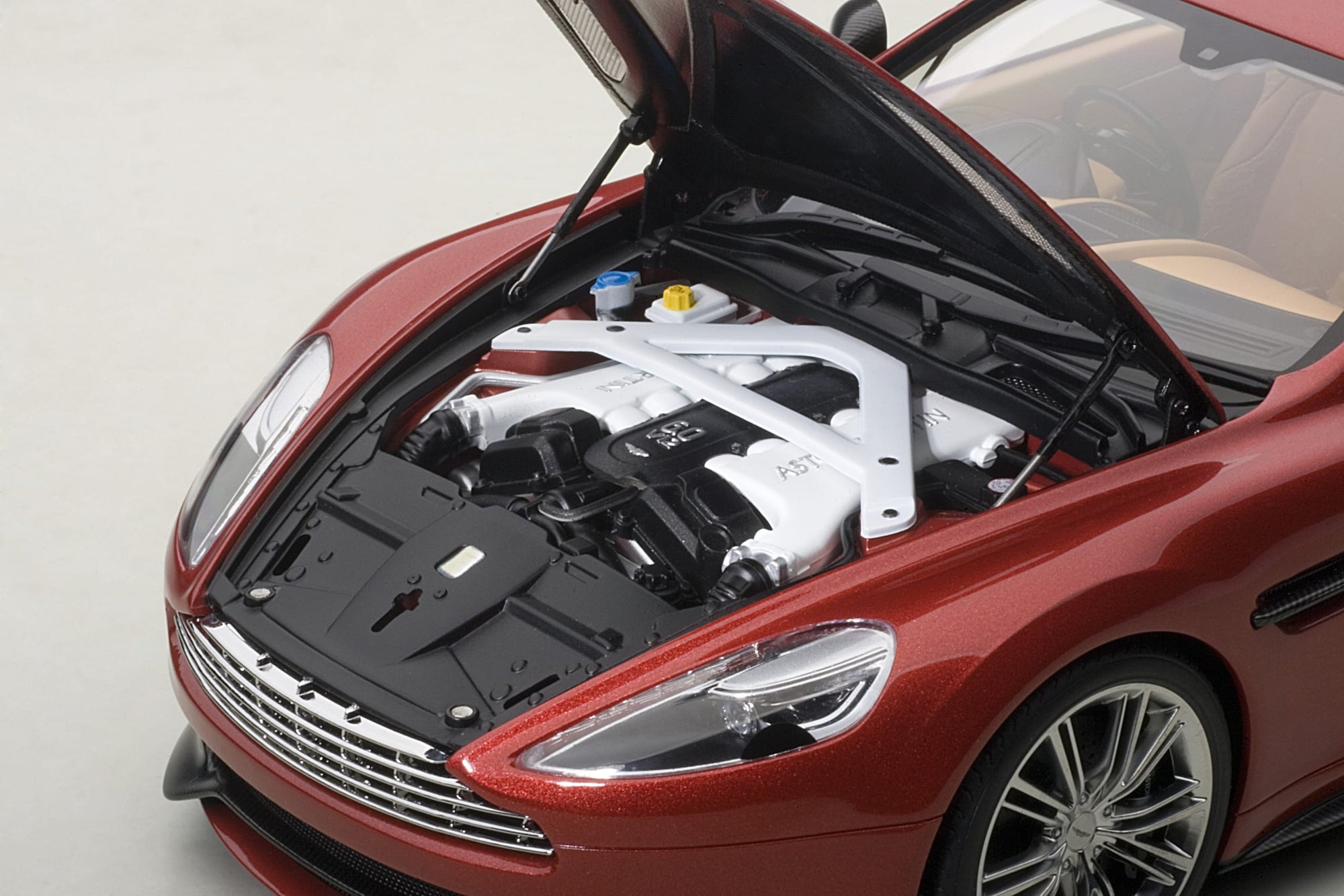 Autoart 1:18 Aston Martin Vanquish 2015