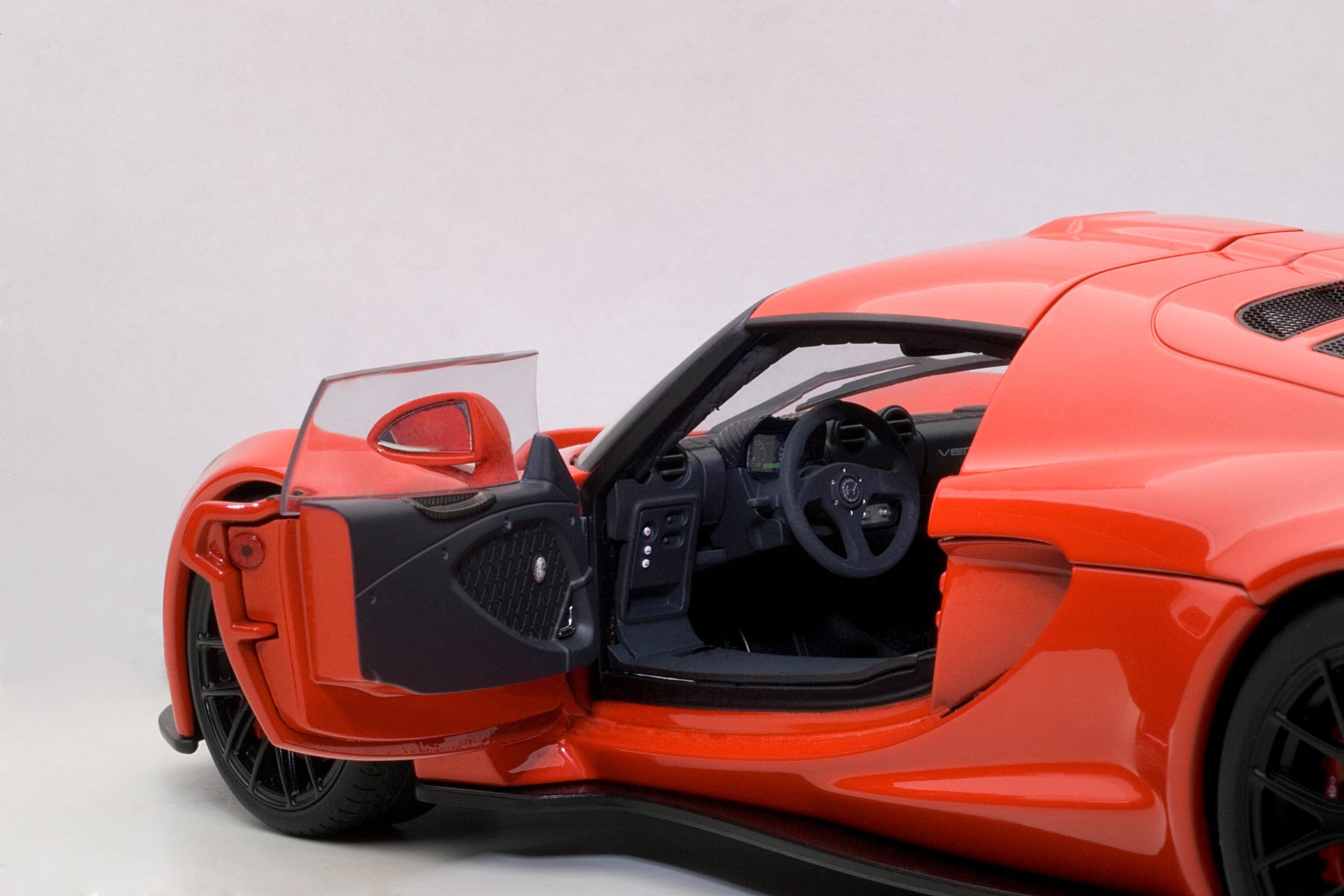 Autoart 1:18 Hennessey Venom GT Spyder (Red)