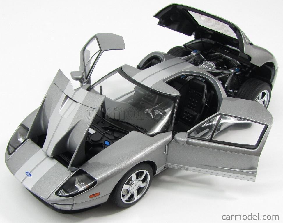 AUTOART 1:18 - FORD USA - GT 2004 - WITH WHITE STRIPES