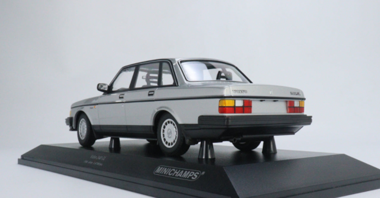 Minichamps 1:18 Volvo 240 GL Silver