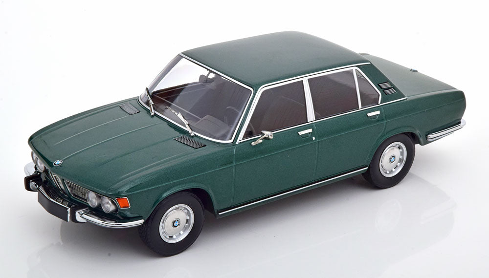 Minichamps 1:18 BMW 2500 E3 1968 darkgreen-metallic Limited Edition 504 pcs