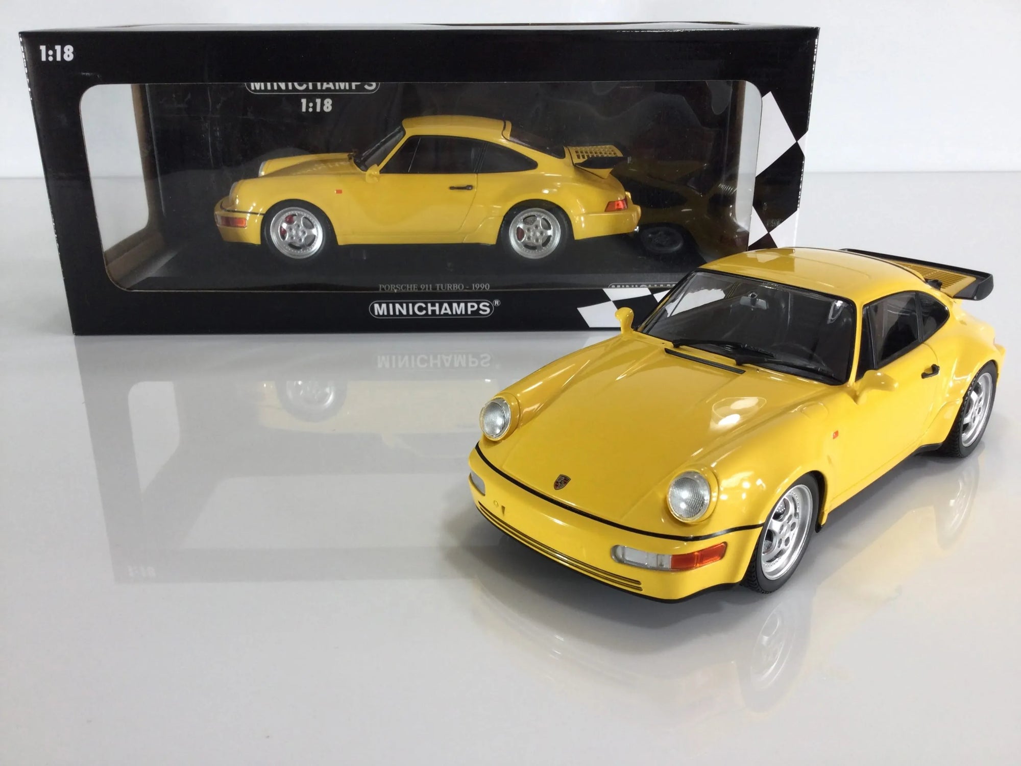 MINICHAMPS 1:18 - PORSCHE - 911 964 TURBO COUPE 1990 yellow