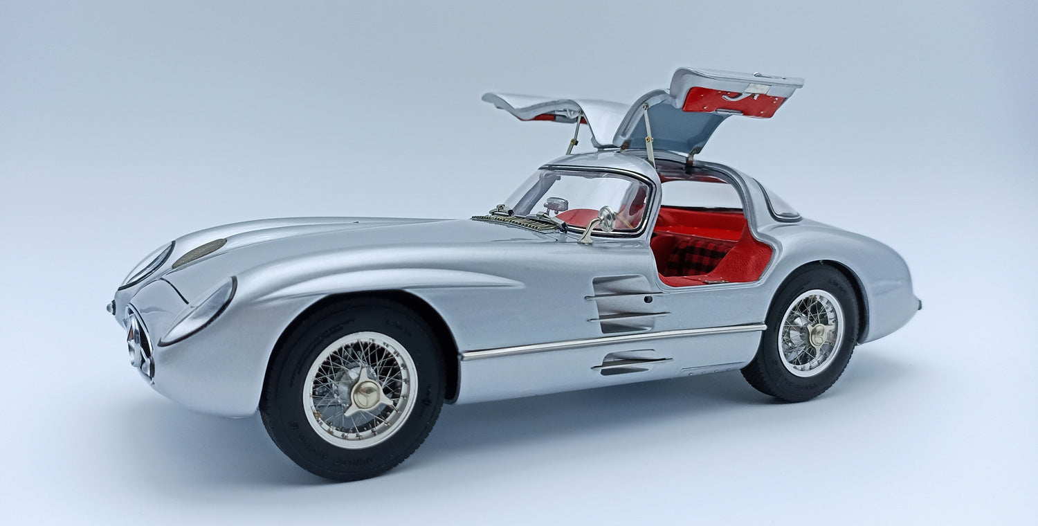 CMC 1:18 Mercedes-Benz 300 SLR Coupé, 1955, red interior