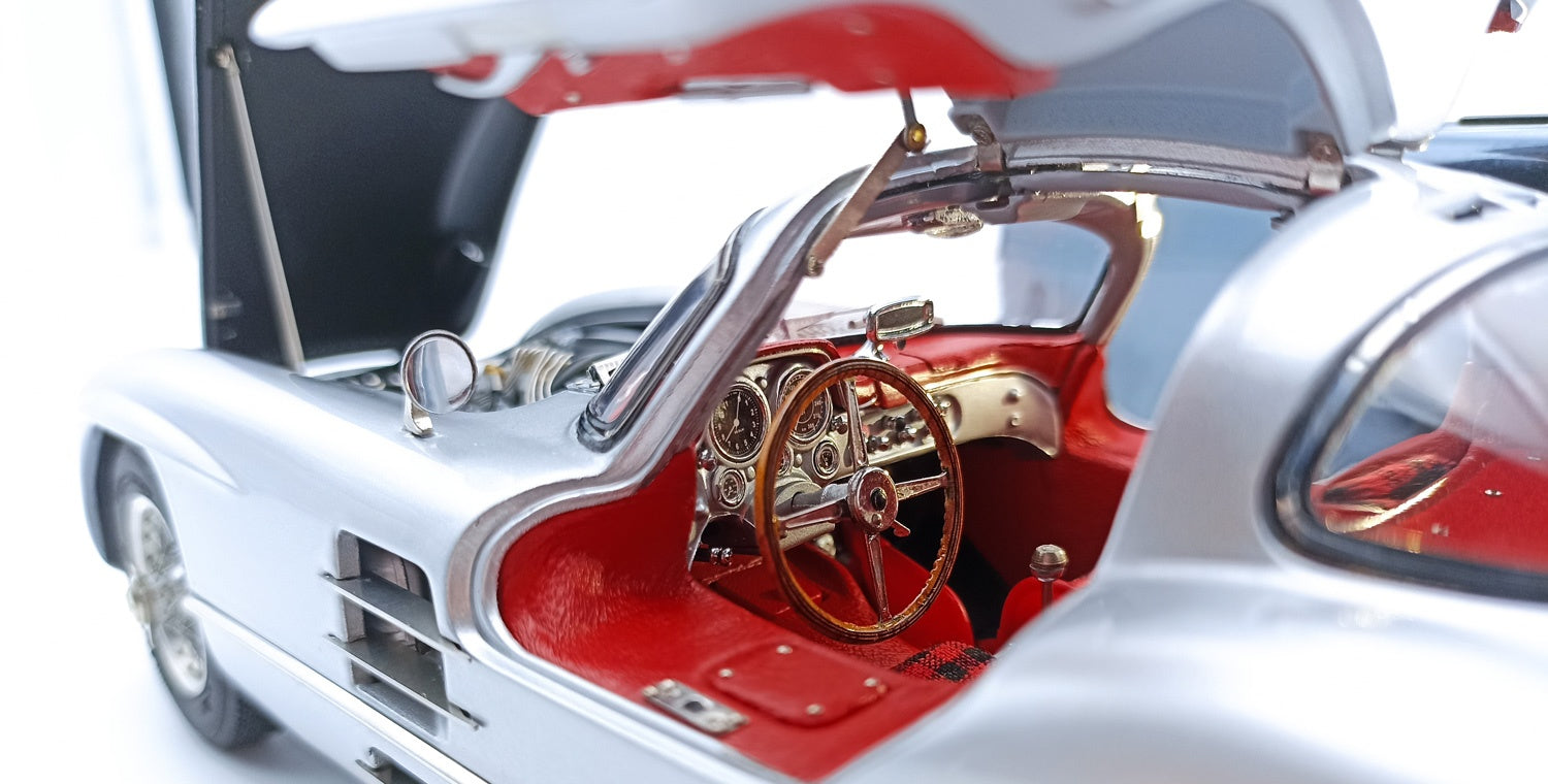 CMC 1:18 Mercedes-Benz 300 SLR Coupé, 1955, red interior