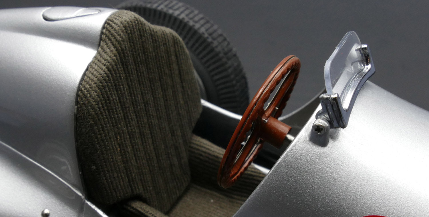 CMC 1:18 Mercedes-Benz W 125, Donington GP 1937, #3 von Brauchitsch Limited Edition 1000 pcs