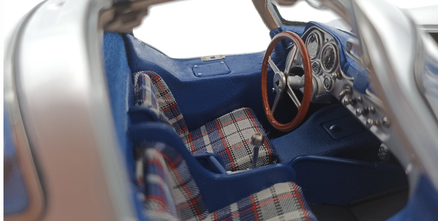 CMC 1:18 Mercedes-Benz 300 SLR Coupé, 1955, blue interior