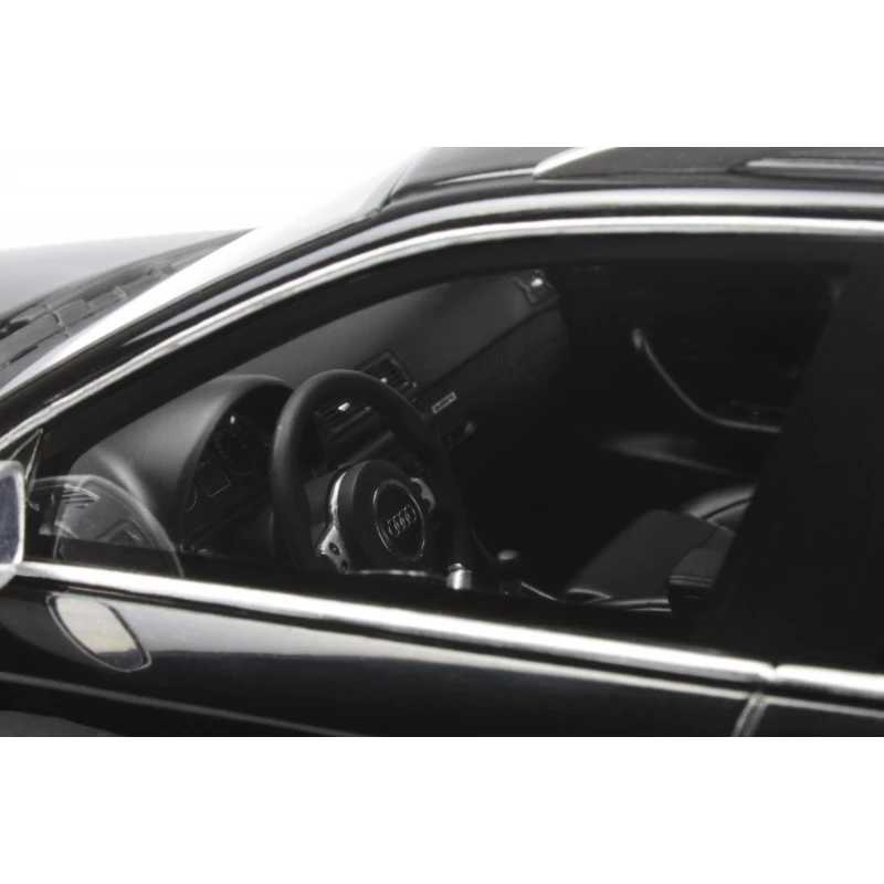 Ottomobile 1:18 Audi RS 4 (B4) Avant Phantom Black Pearl Effect 2006