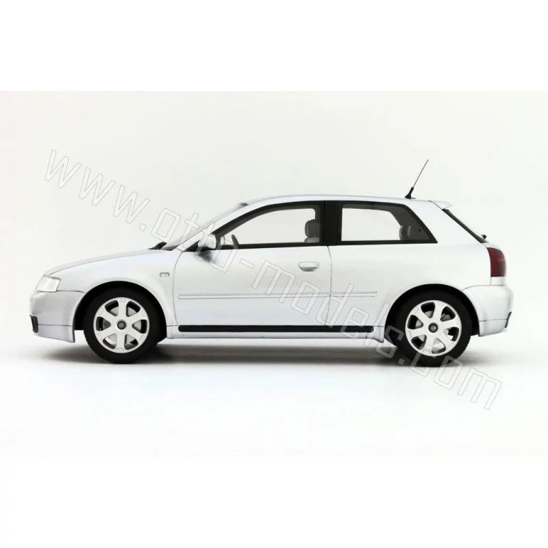 Ottomobile 1:18 Audi S3 8L Gris Argent Metal 1999