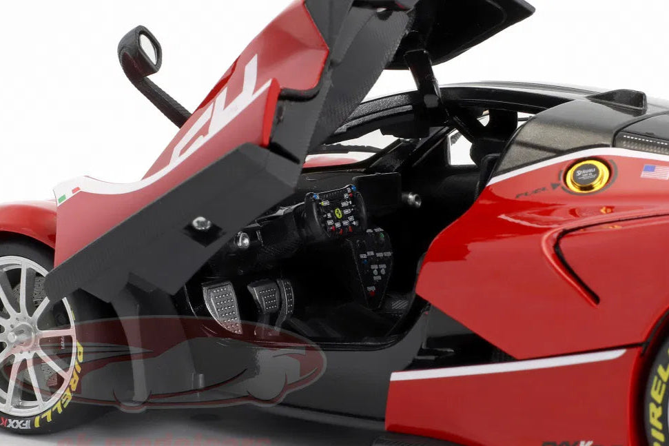 Bburago Signature 1:18 Ferrari FXX-K Evoluzione #54 red
