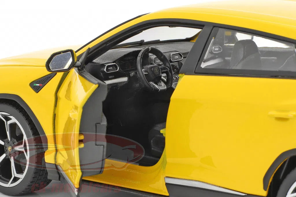 Bburago 1:18 Lamborghini Urus yellow