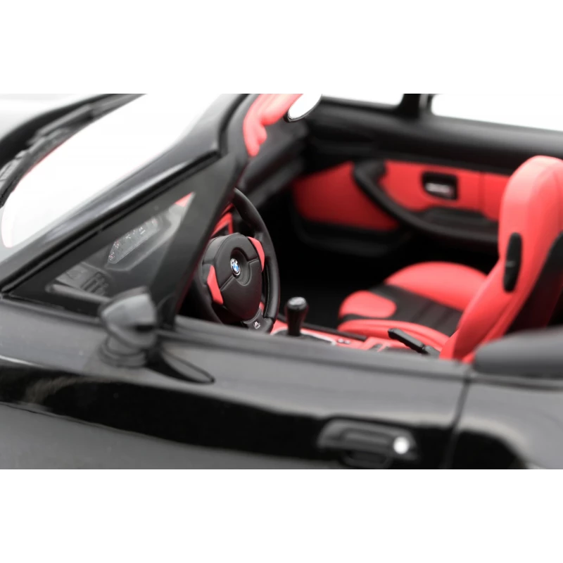 Ottomobile 1:18 BMW Z3 M Roadster Cosmos Black 1999