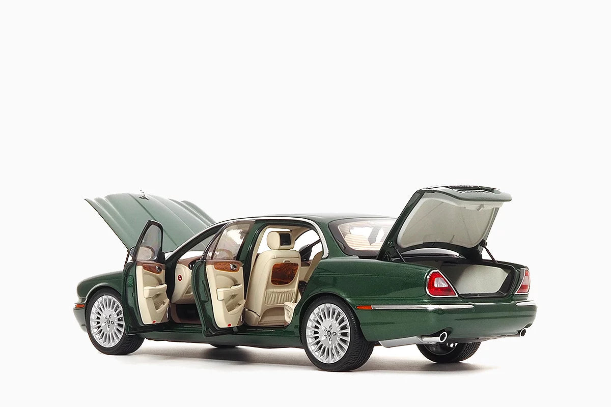 Almost Real 1:18 Jaguar XJ6 (X350) Racing Green
