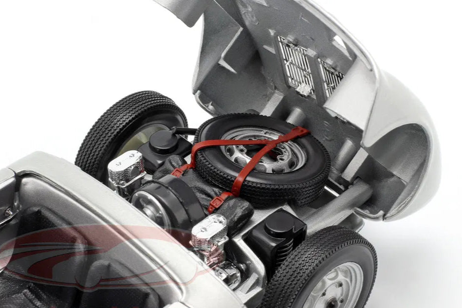 Maisto 1:18 Porsche 550 A Spyder Year 1950 silver