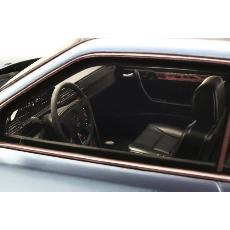 Ottomobile 1:18 Mercedes-Benz E320 (C124) Coupe Pearl Blue 1987