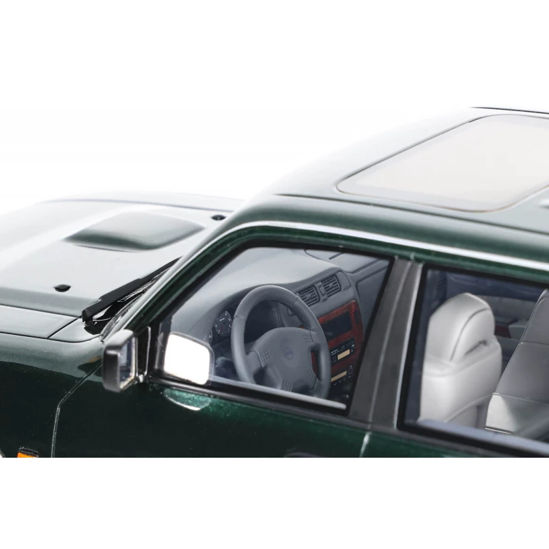 Ottomobile 1:18 Nissan Patrol GR Y61 Basil Green Pearl DL0 / Beige ES6 1998