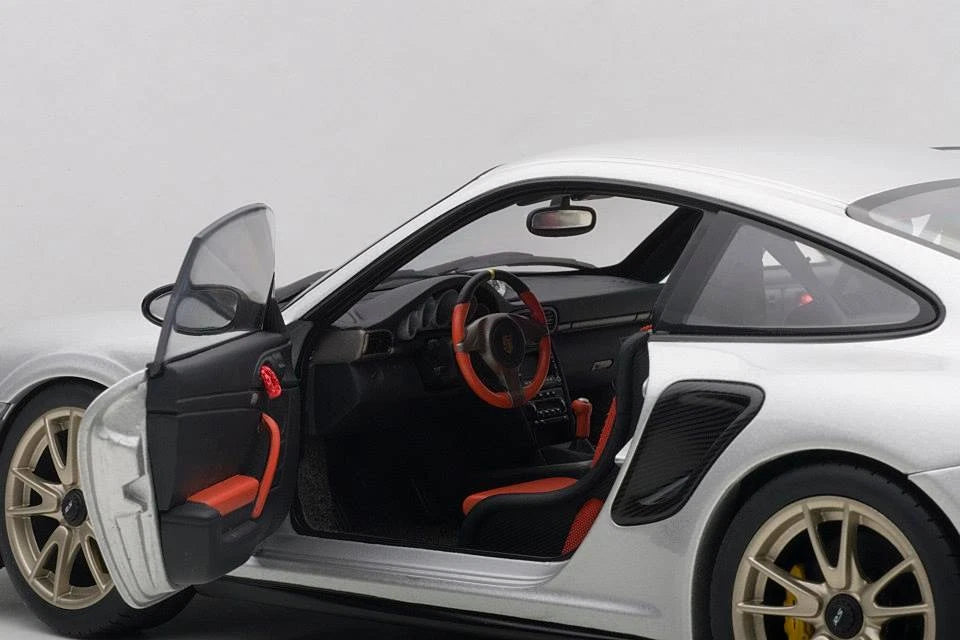 AUTOart 1:18 PORSCHE 911(997) GT2 RS (SILVER)