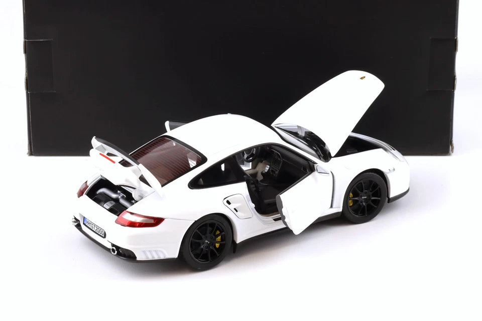 Norev 1:18 Porsche 911 997 GT2 Coupe 2007 White