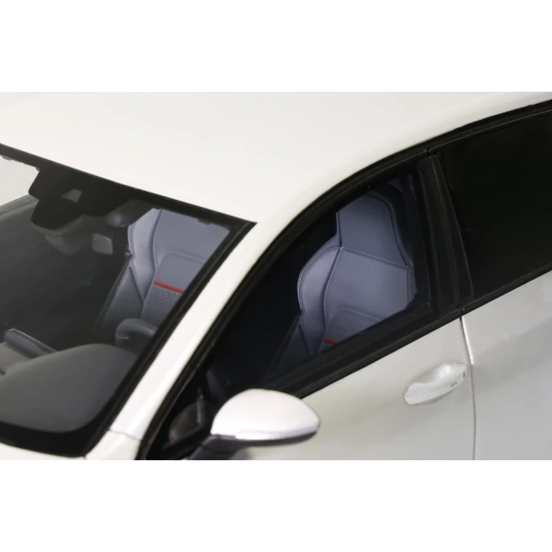 Ottomobile 1:18 Volkswagen Golf VIII Gti Clubsport Oryx White Pearl L0K1 2021