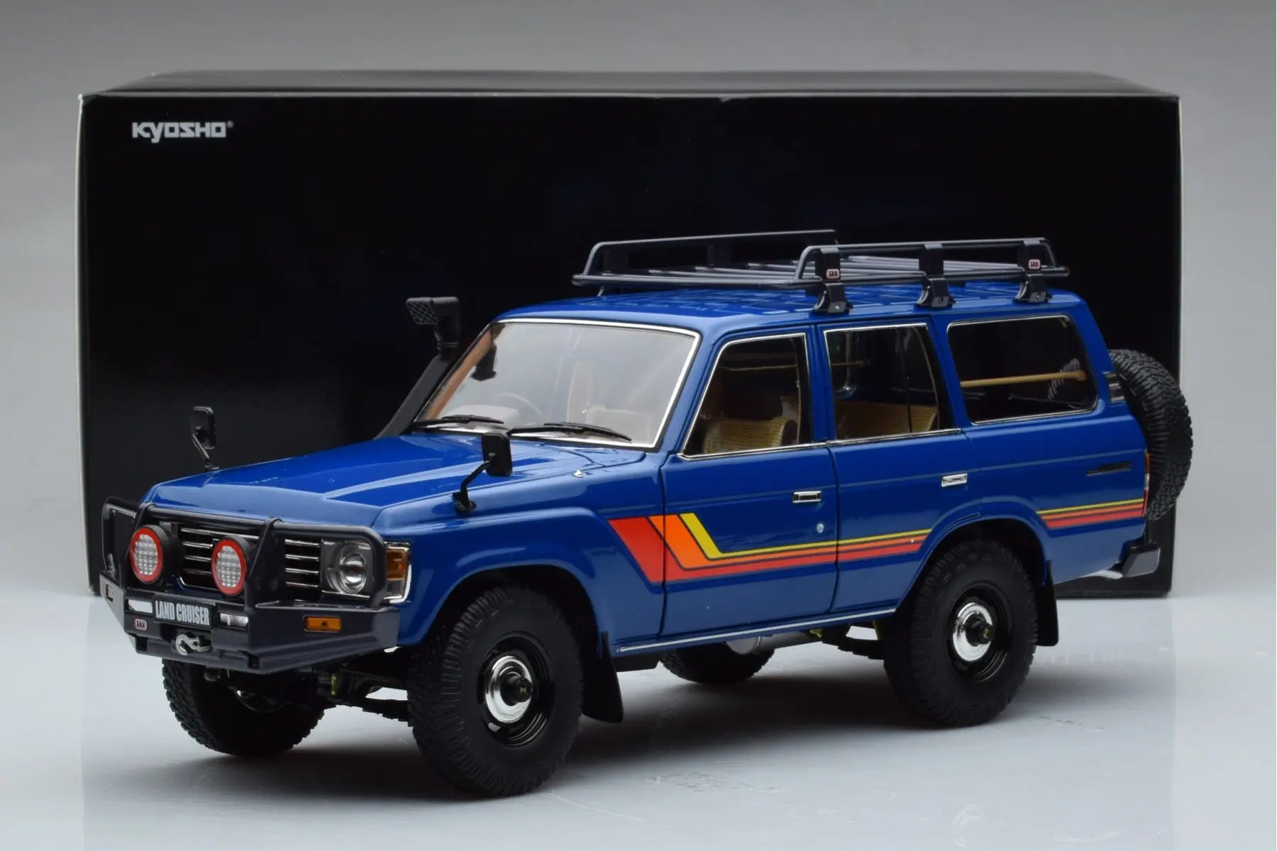 Kyosho 1:18 Toyota Land Cruiser 60 Blue With Optional Parts