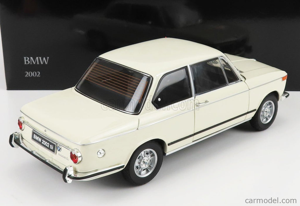 Kyosho 1:18 BMW 2002 tii 1972 White
