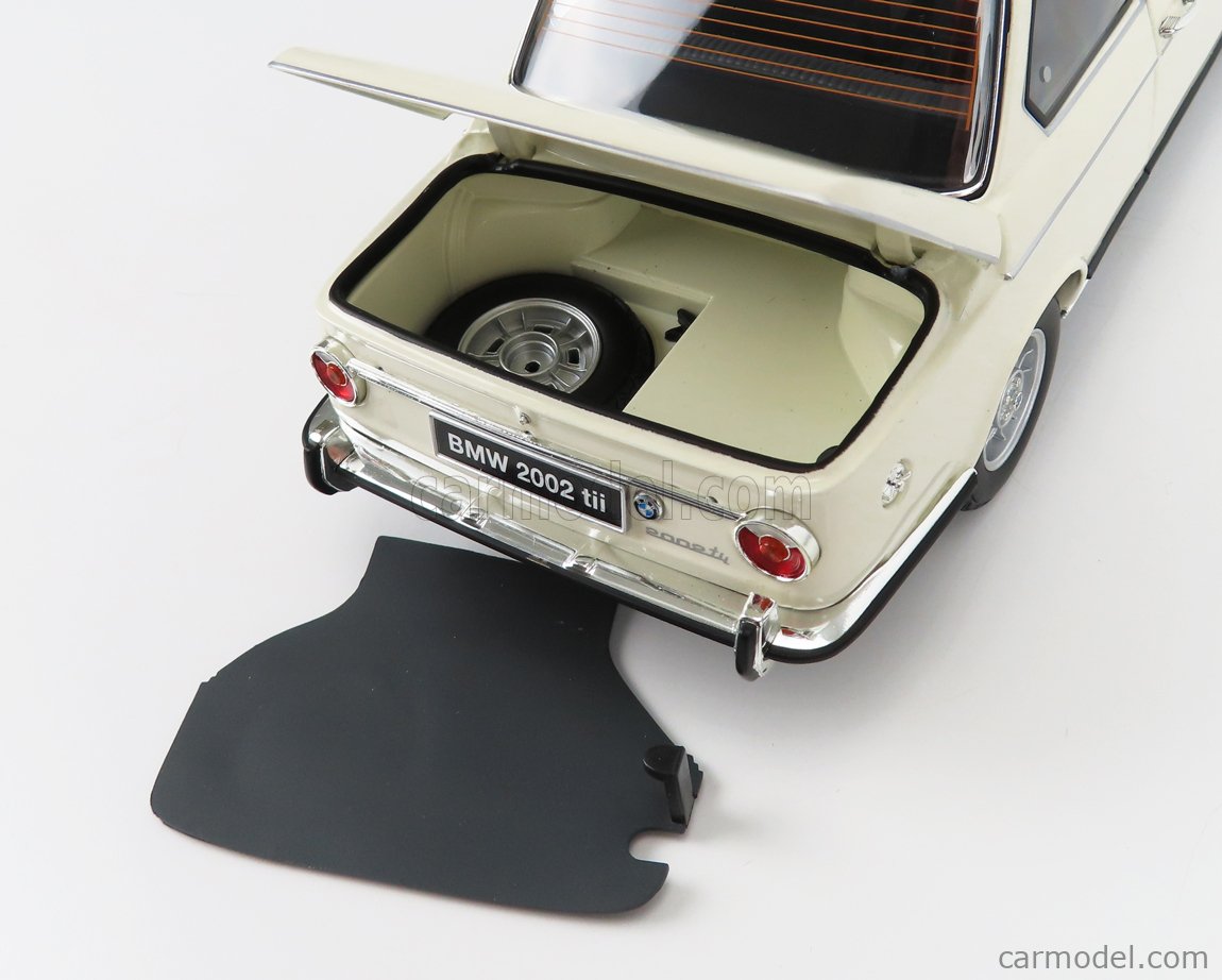 Kyosho 1:18 BMW 2002 tii 1972 White