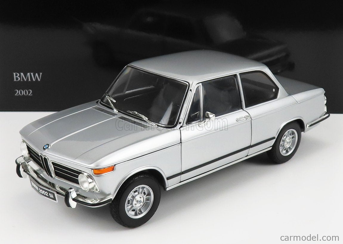 Kyosho 1:18 BMW 2002 tii 1972 silver