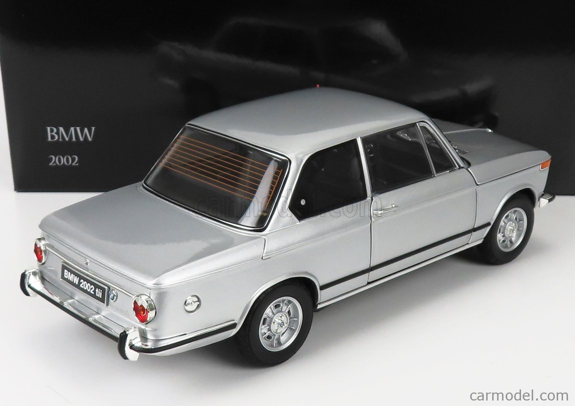 Kyosho 1:18 BMW 2002 tii 1972 silver