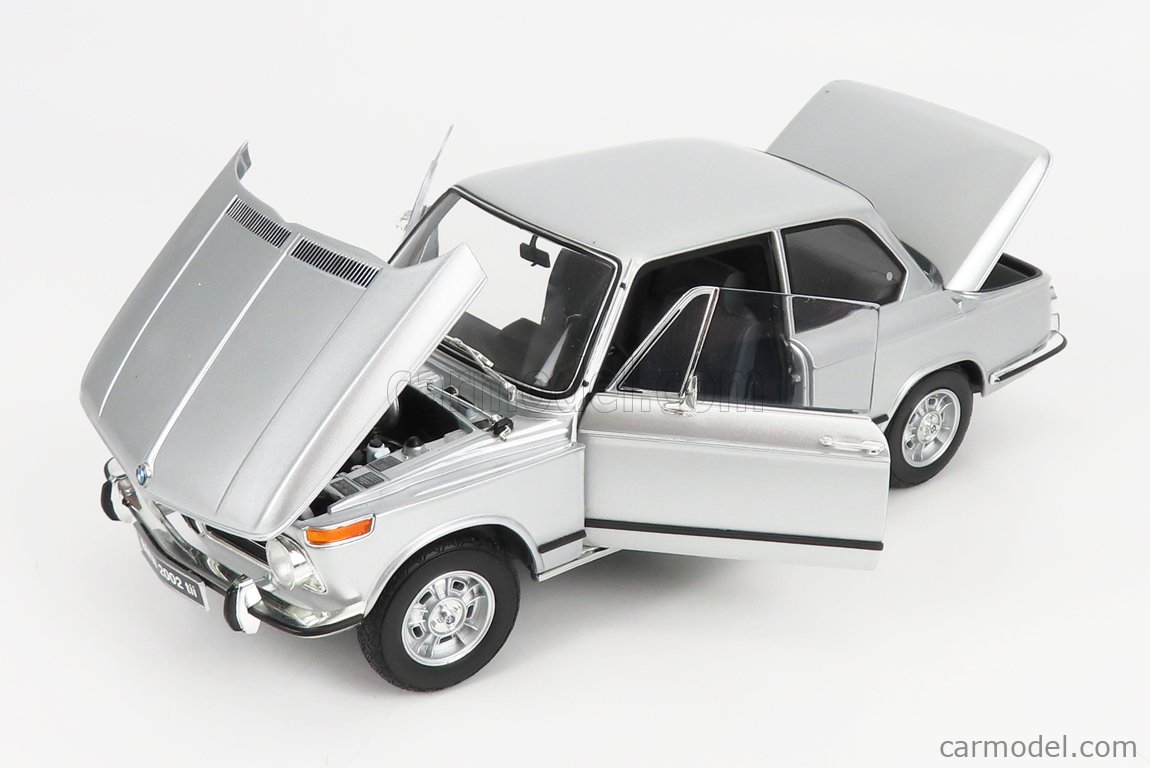 Kyosho 1:18 BMW 2002 tii 1972 silver