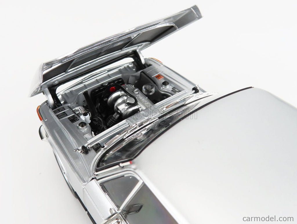 Kyosho 1:18 BMW 2002 tii 1972 silver