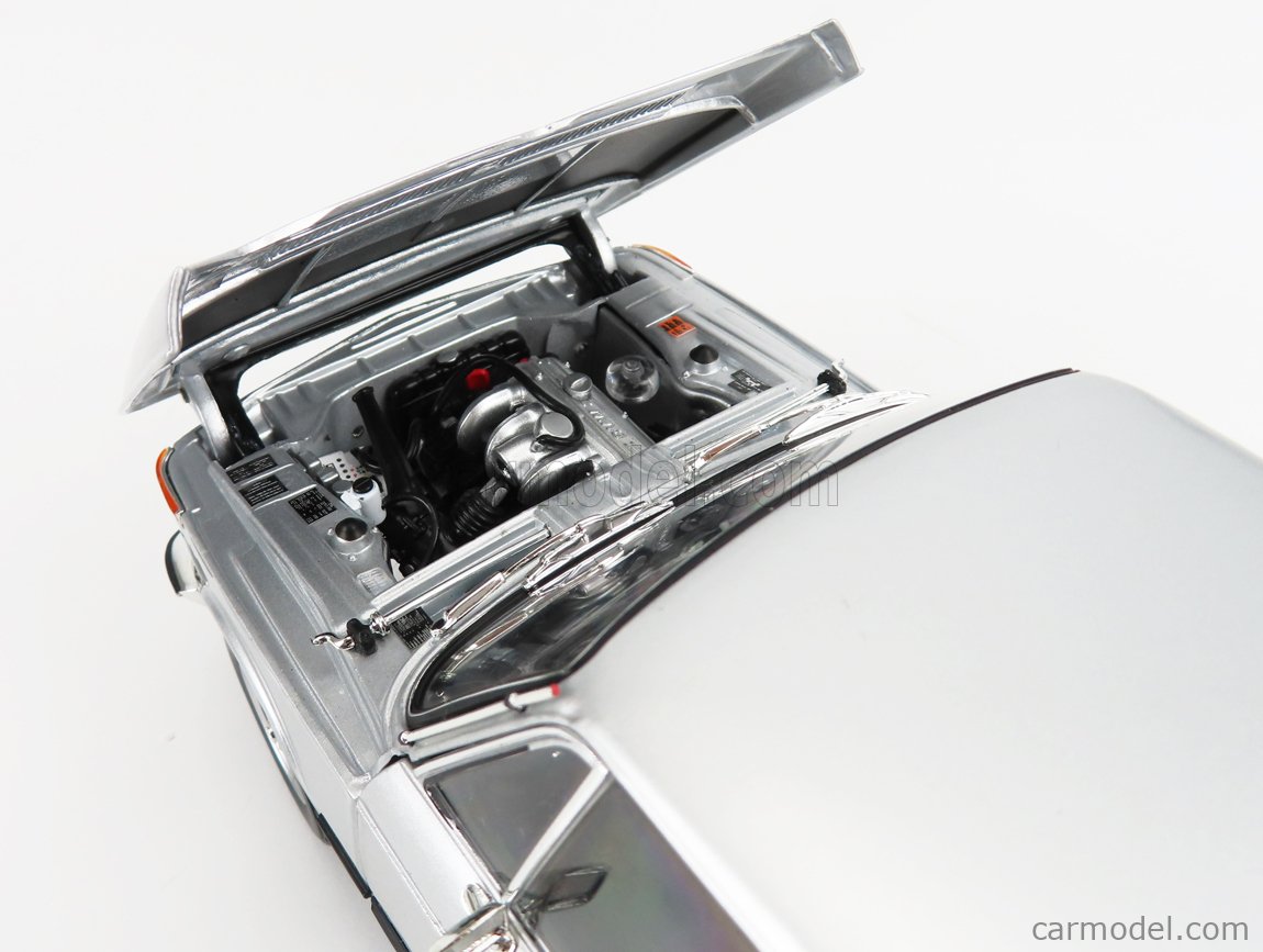 Kyosho 1:18 BMW 2002 tii 1972 silver