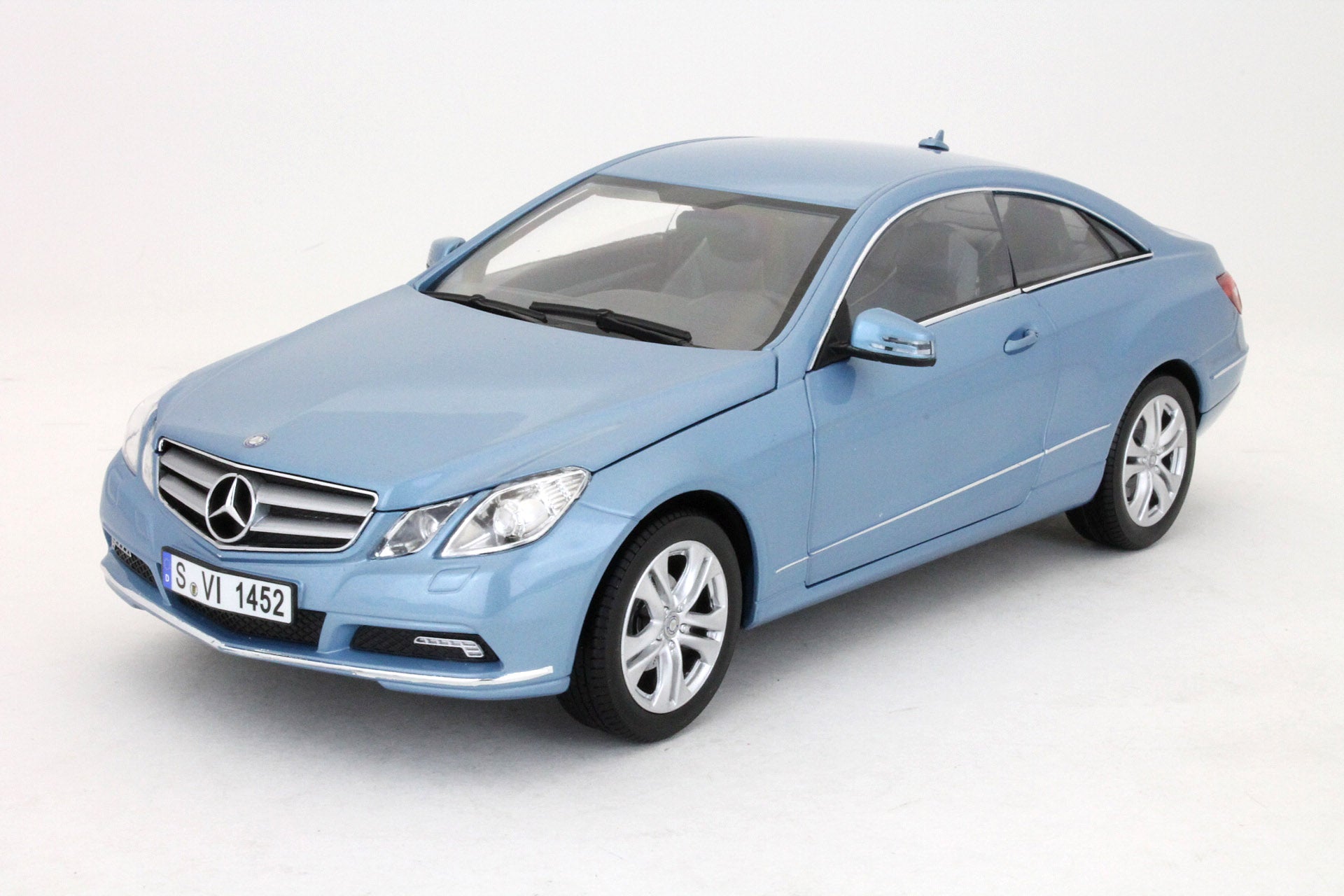 Norev 1:18 Mercedes-Benz E-Class Coupe 2009 Blue metallic