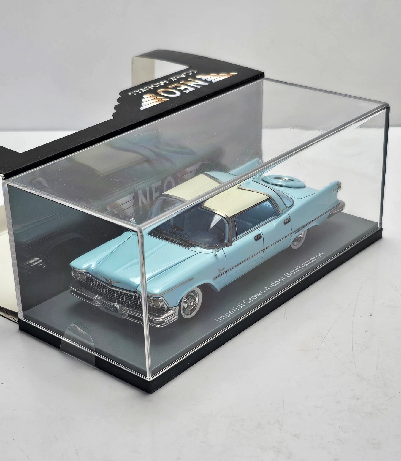 NEO 1:43 SCALE MODELS - IMPERIAL - CROWN SOUTHAMPTON 4-DOOR 1957