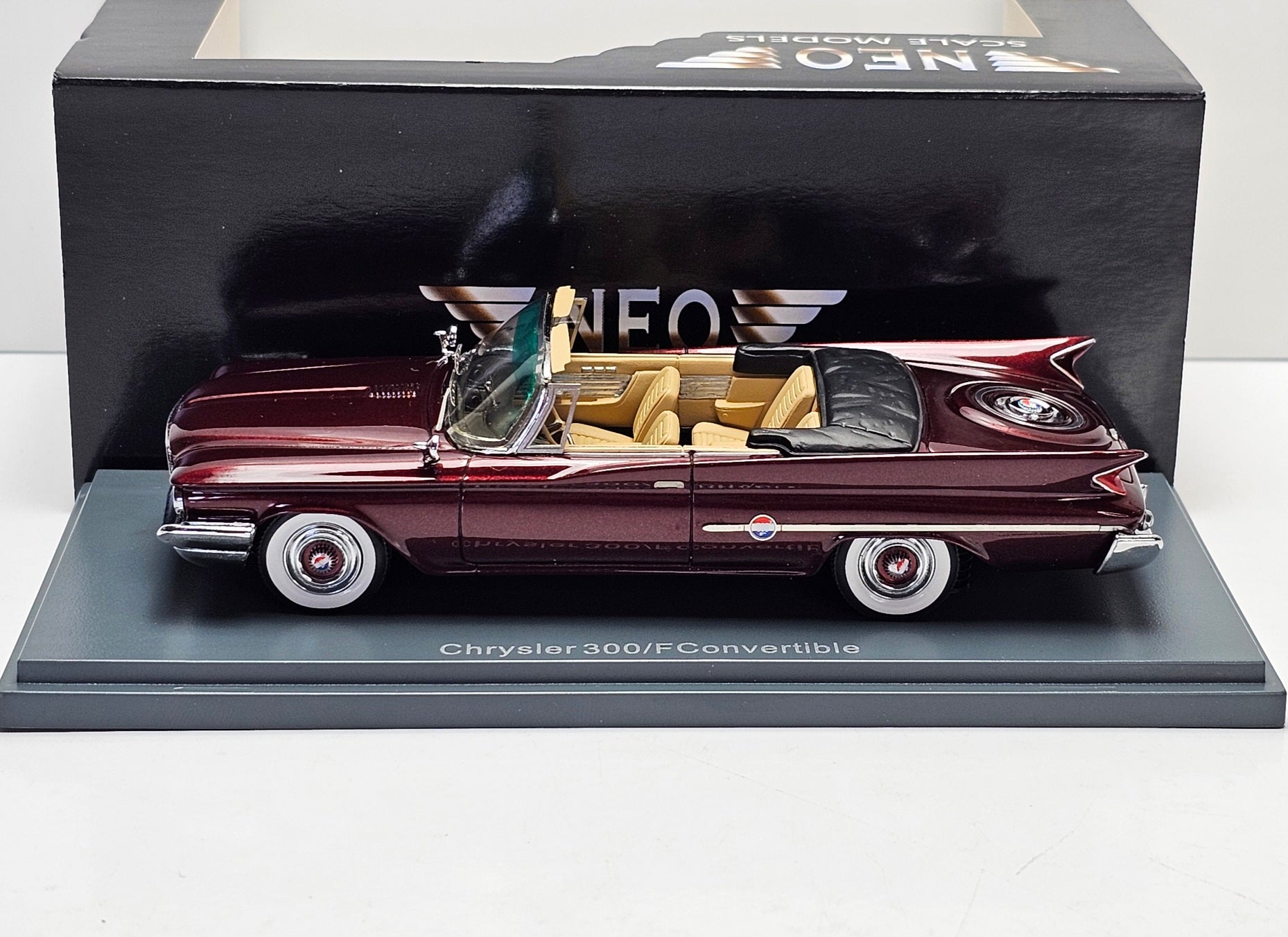 NEO 1:43 Scale Resin Model Chrysler 300 F Convertible 1960