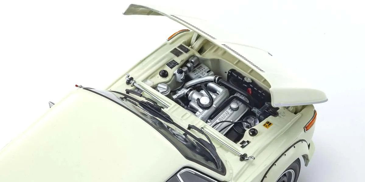 Kyosho 1:18 BMW 2002 turbo 1974 white