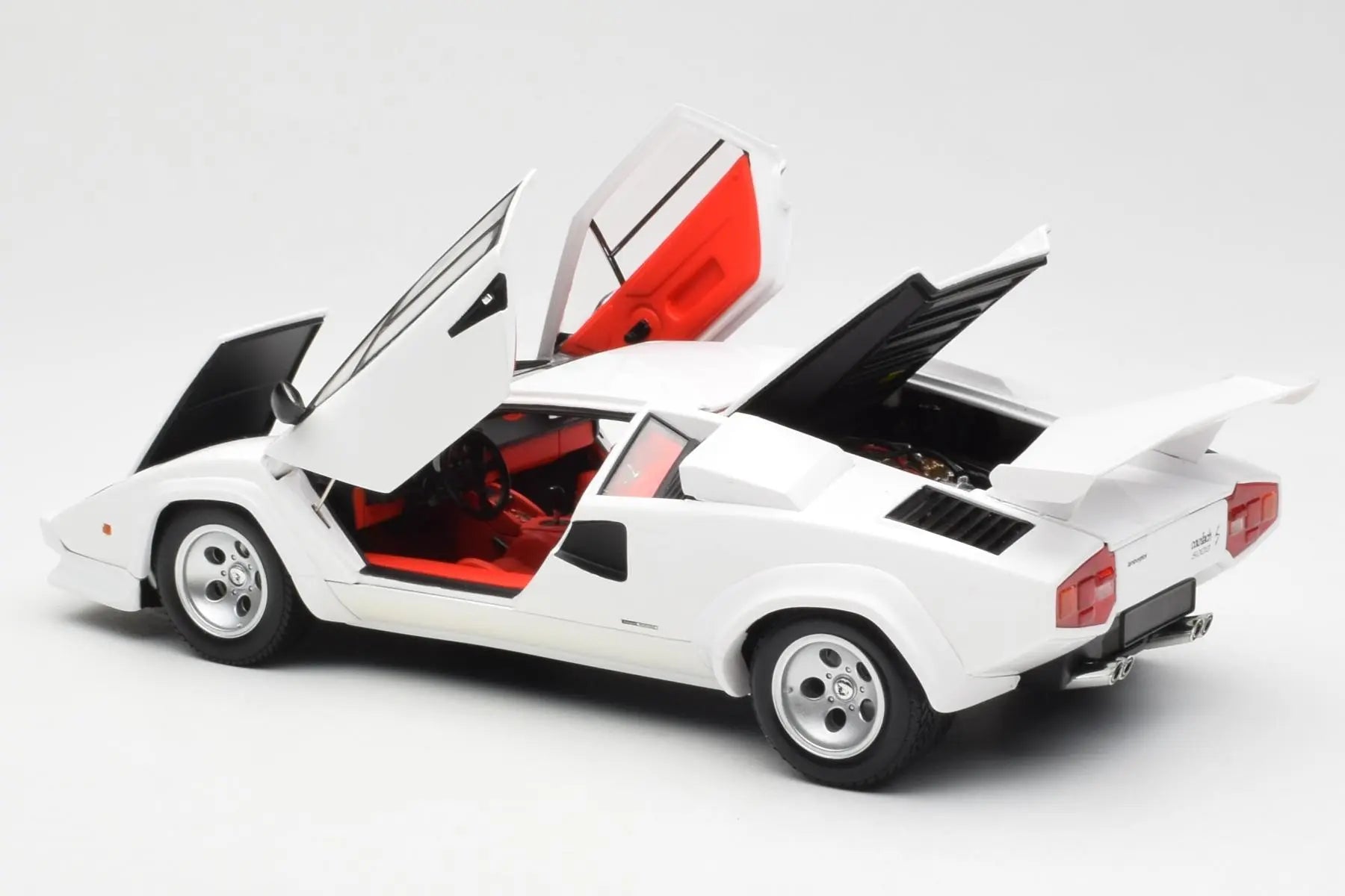 Kyosho 1:18 Lamborghini Countach LP500S White