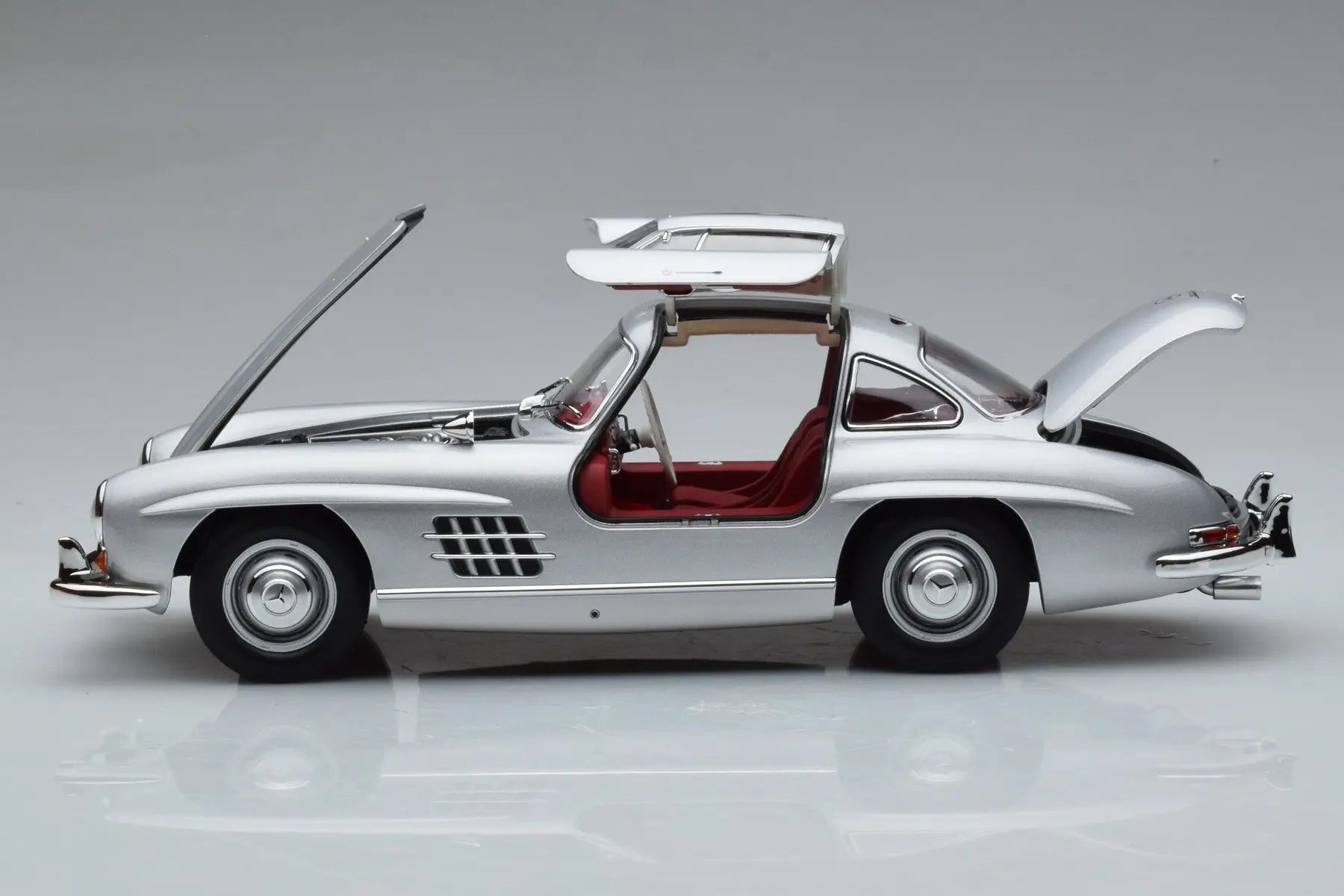 Norev 1:18 Mercedes 300 SL W198 Gullwing