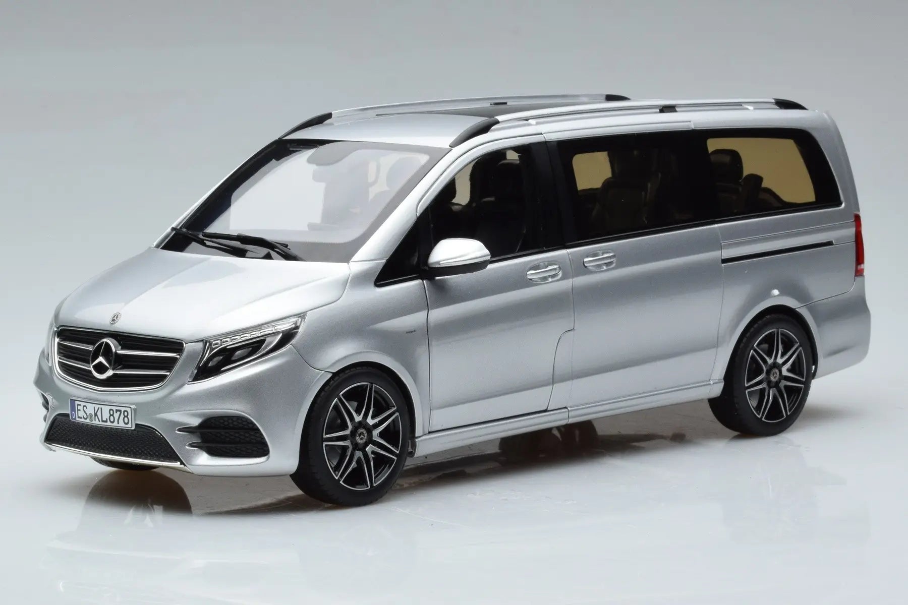 Norev 1:18 Mercedes V Class V260 AMG Line Silver
