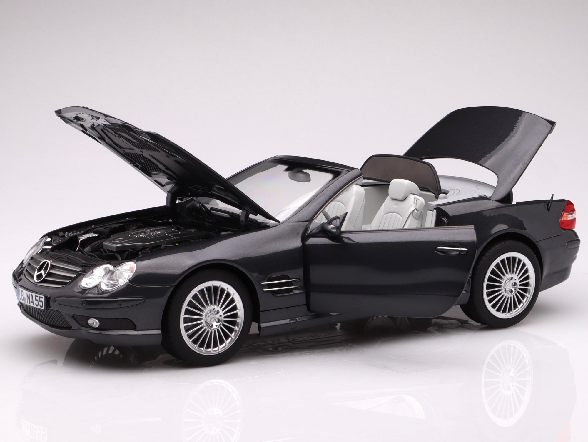 Norev 1:18 Mercedes SL 55 AMG (R230), black metallic with removable roof Dealer Edition