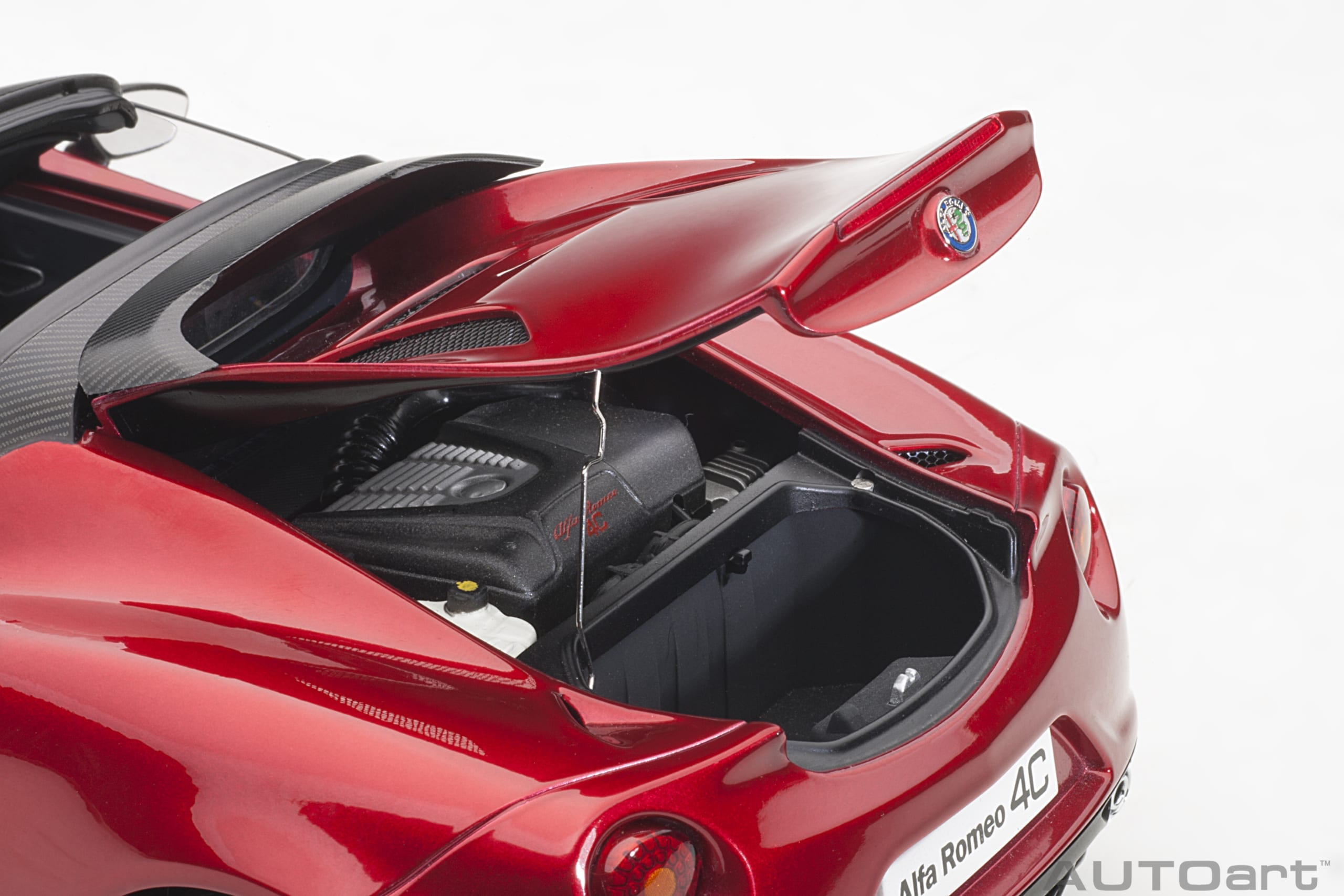 Autoart 1:18 Alfa Romeo 4C Spider (Competition Red) – MiniAuto