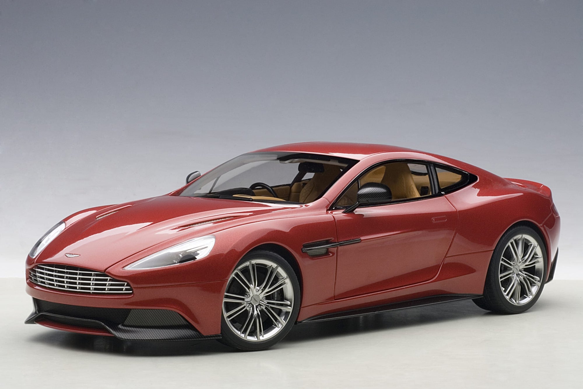 Autoart 1:18 Aston Martin Vanquish 2015