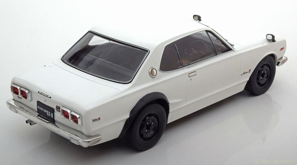 Triple 9 1:18 Nissan Skyline GT-R KPGC10 white