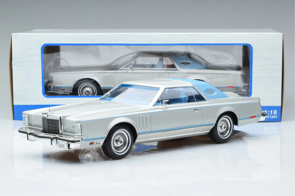 MCG 1:18 Lincoln Continental Mark V 1978 Silver- lightblue