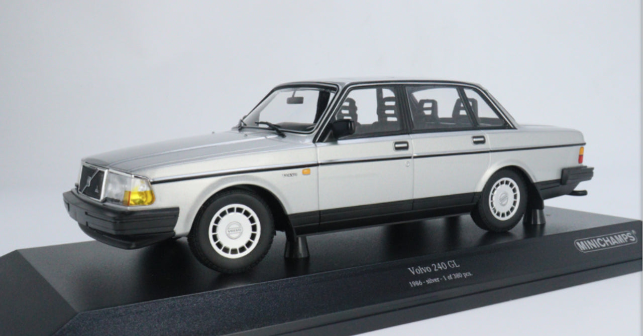 Minichamps 1:18 Volvo 240 GL Silver